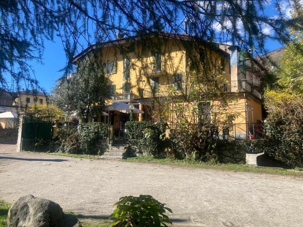 Albergo Ristorante Coppa Dazio Bagian luar foto