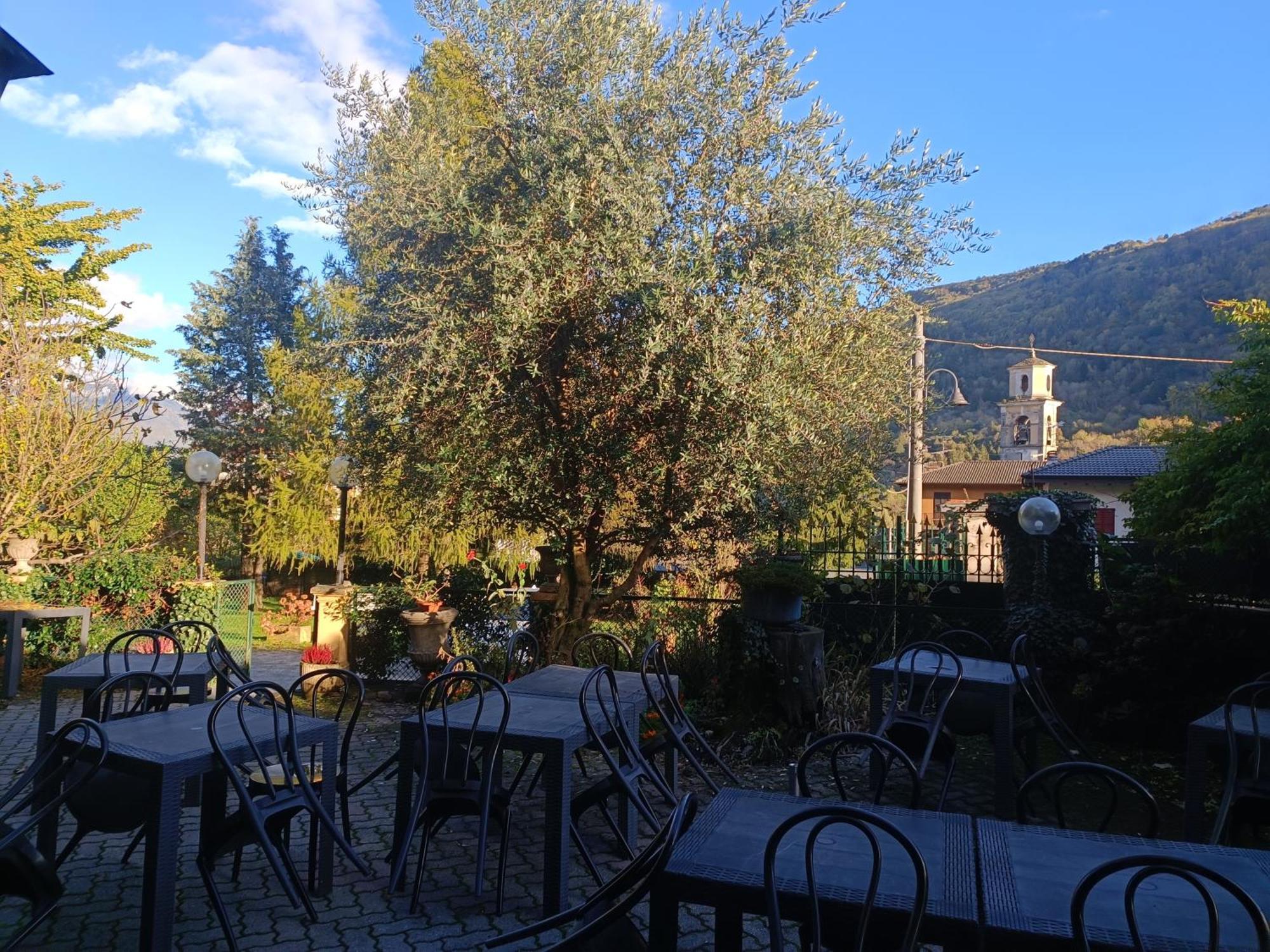 Albergo Ristorante Coppa Dazio Bagian luar foto