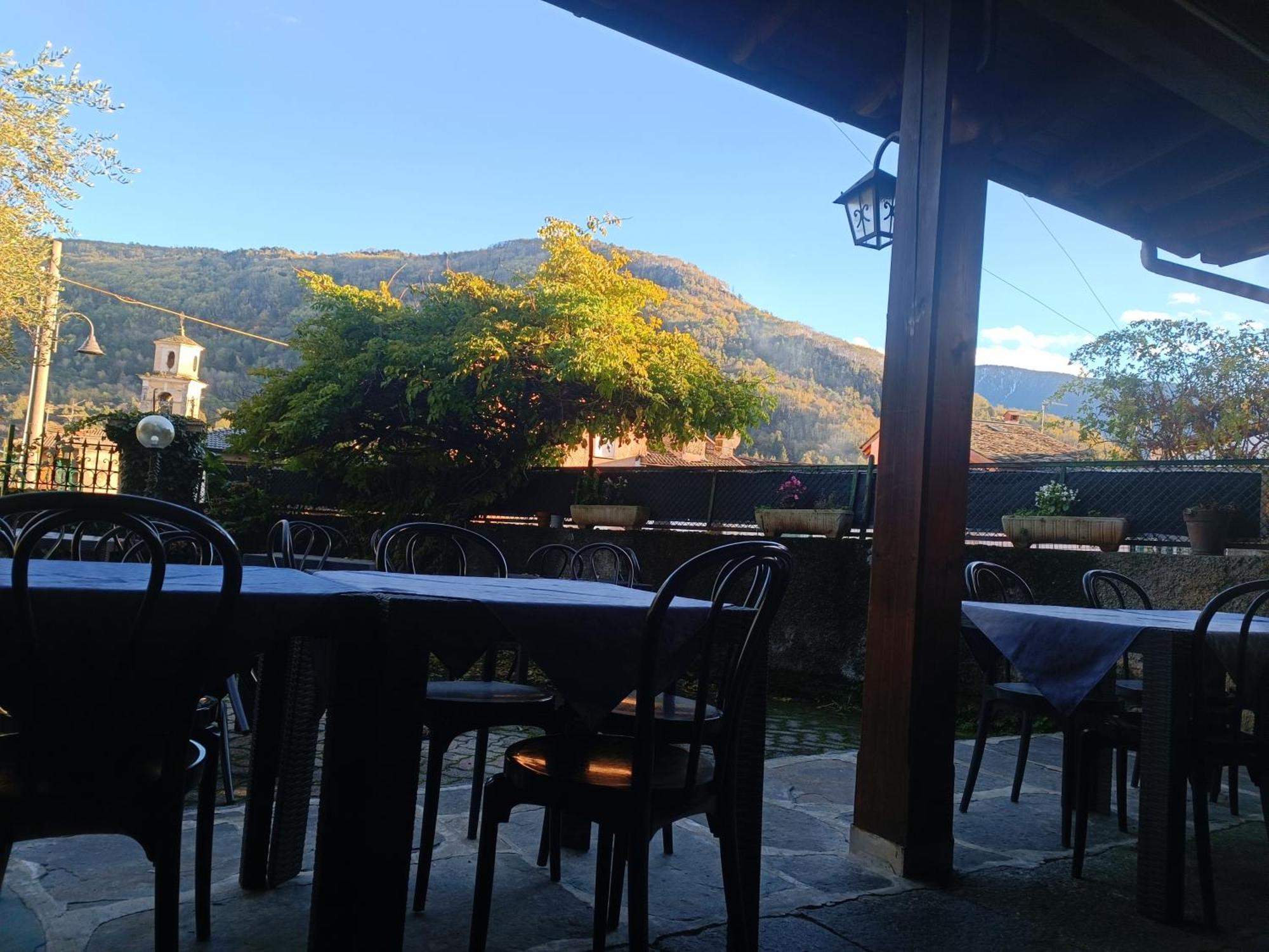 Albergo Ristorante Coppa Dazio Bagian luar foto