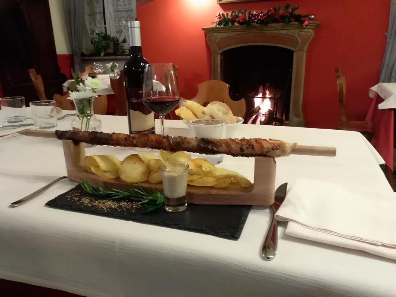 Albergo Ristorante Coppa Dazio Bagian luar foto